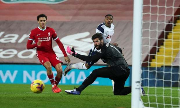  萨拉赫造点加绝杀，利物浦险胜热刺取三分  